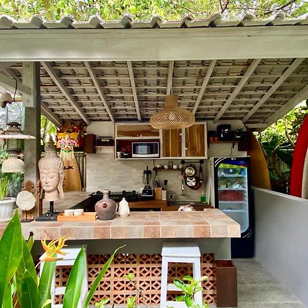 Blue Waves Balangan Homestay Улувату Экстерьер фото