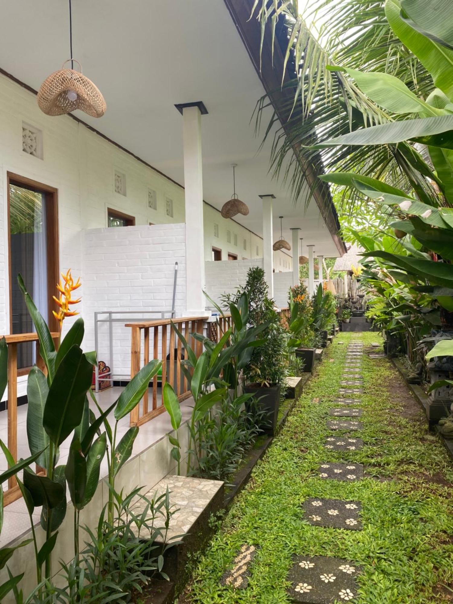 Blue Waves Balangan Homestay Улувату Экстерьер фото
