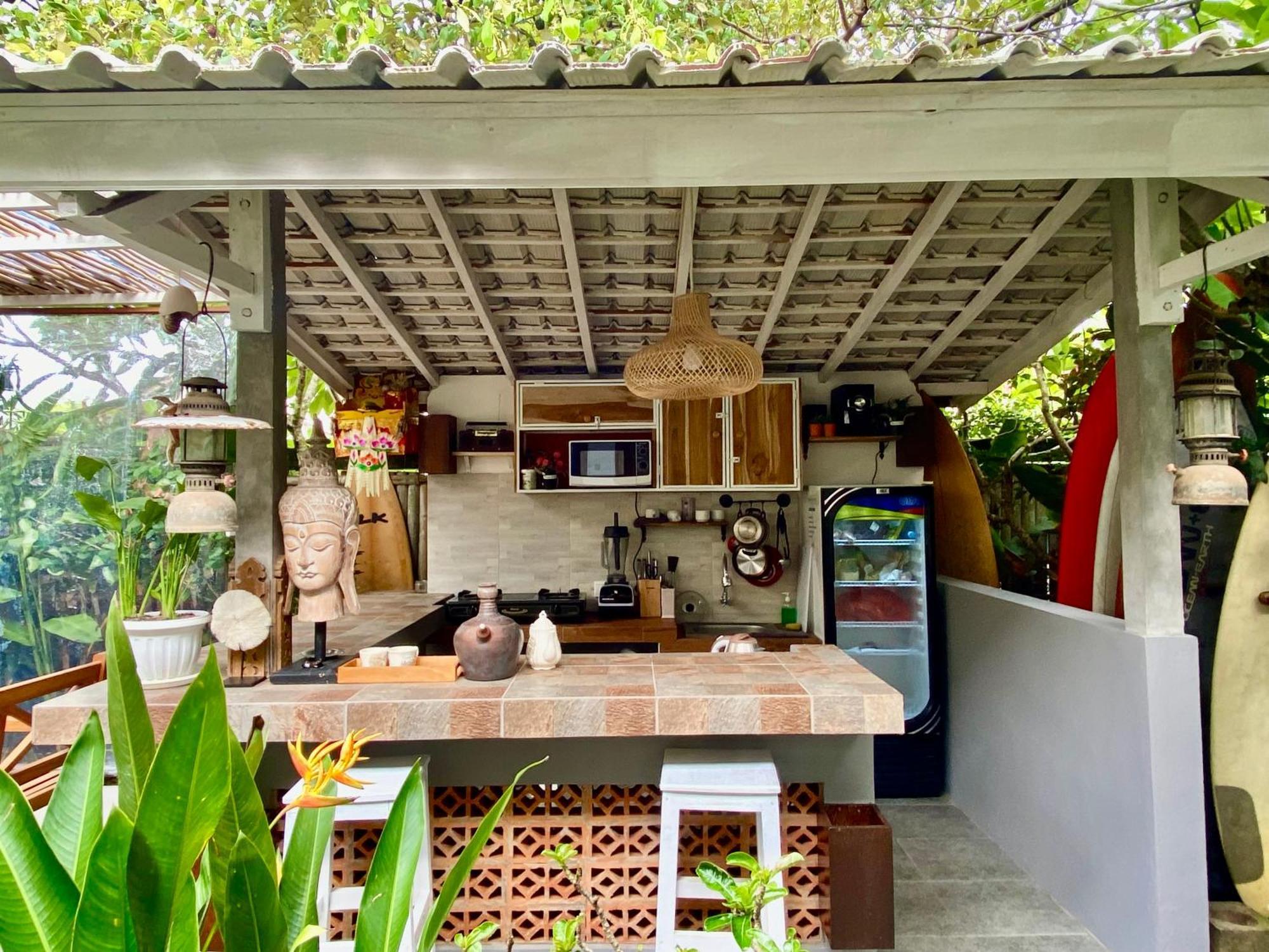Blue Waves Balangan Homestay Улувату Экстерьер фото